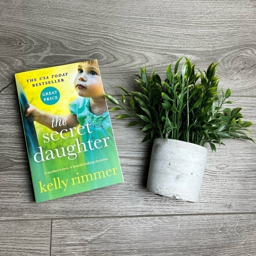 🌷2 for $15🌷 The Secret Daughter by Kelly Rimmer
